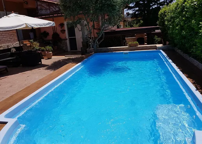 Pensión Carla's 4*